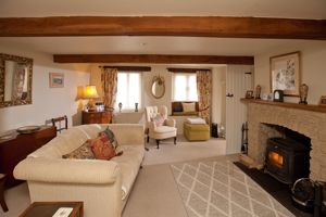 Sitting Room (1)- click for photo gallery
